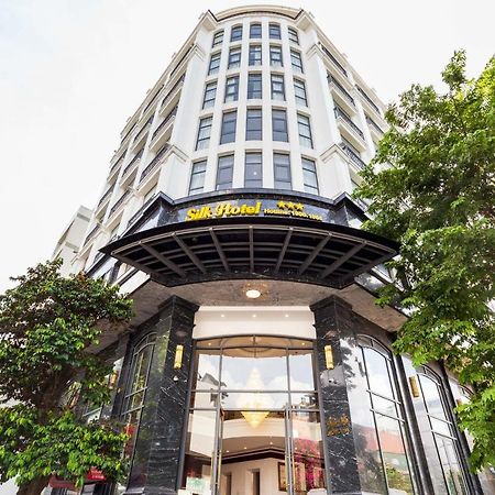 Silk Hong Ha Airport Hotel Хошимин Екстериор снимка