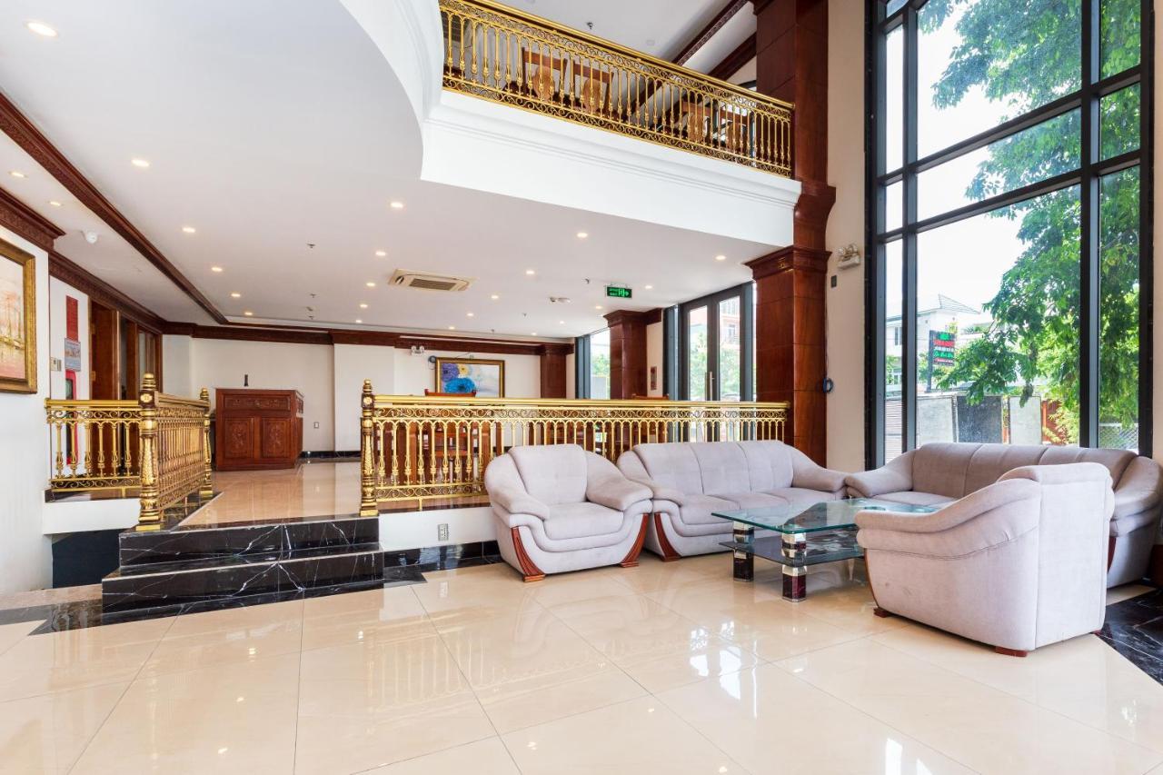 Silk Hong Ha Airport Hotel Хошимин Екстериор снимка