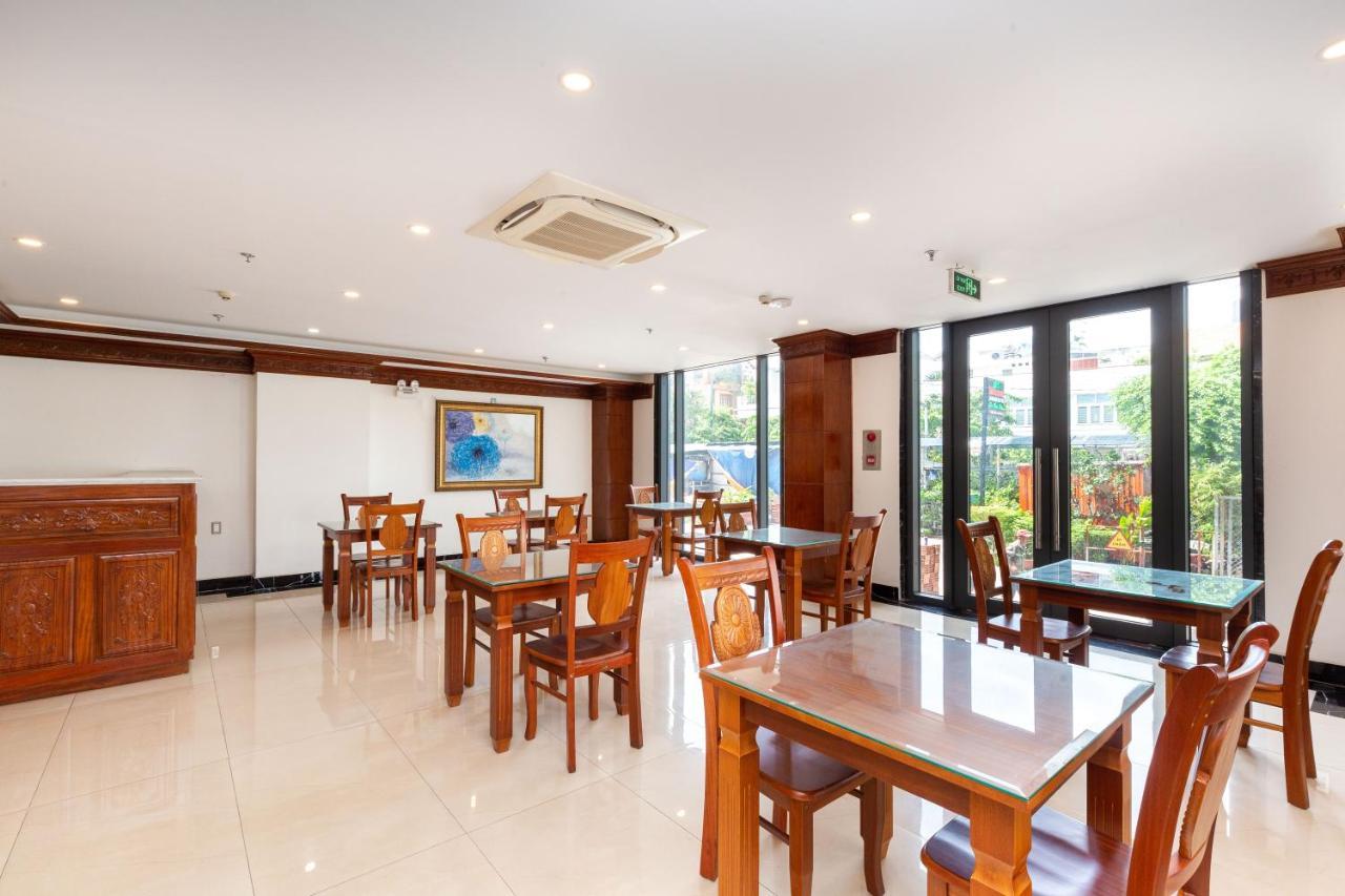 Silk Hong Ha Airport Hotel Хошимин Екстериор снимка