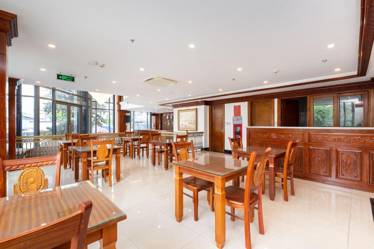 Silk Hong Ha Airport Hotel Хошимин Екстериор снимка