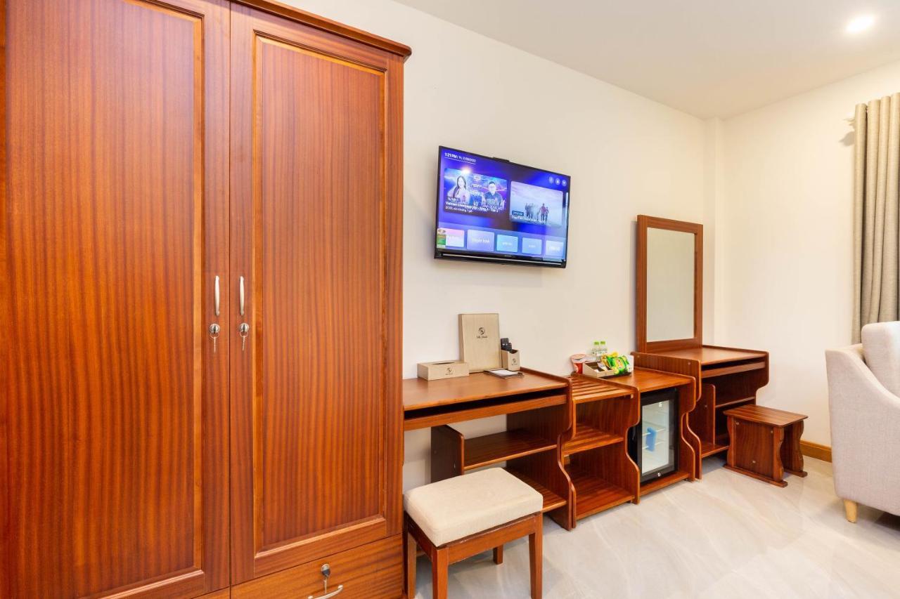 Silk Hong Ha Airport Hotel Хошимин Екстериор снимка