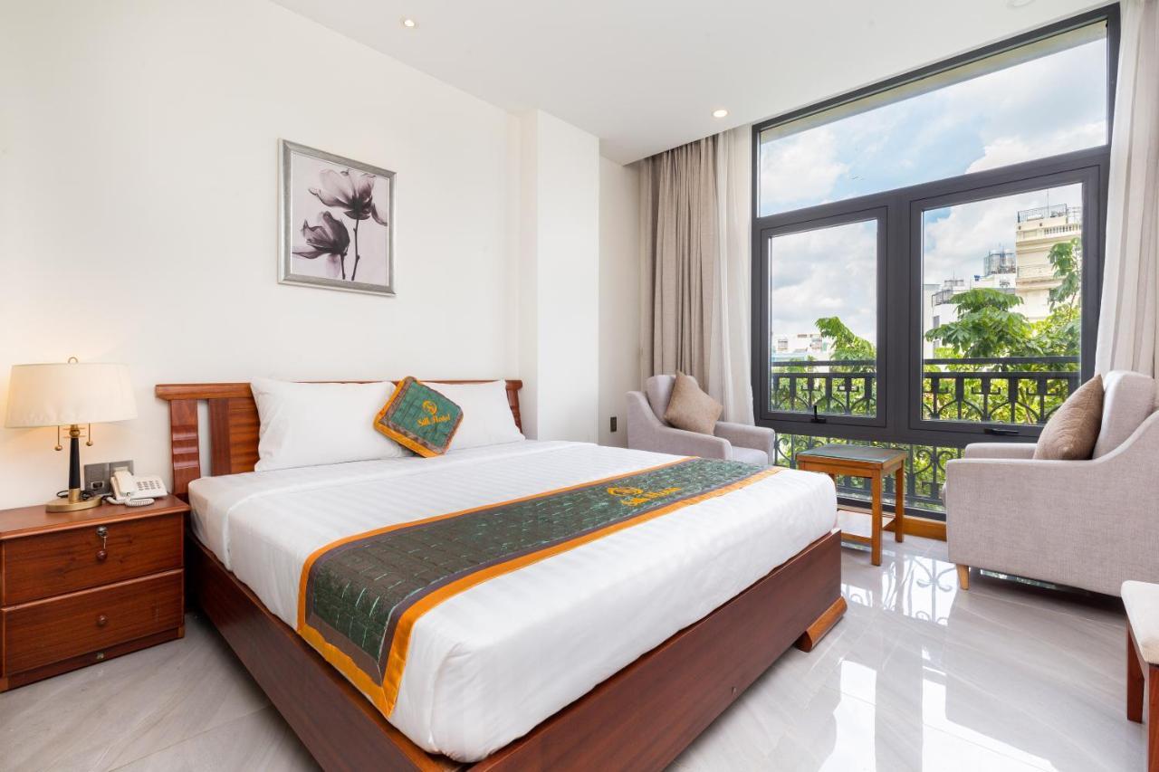 Silk Hong Ha Airport Hotel Хошимин Екстериор снимка