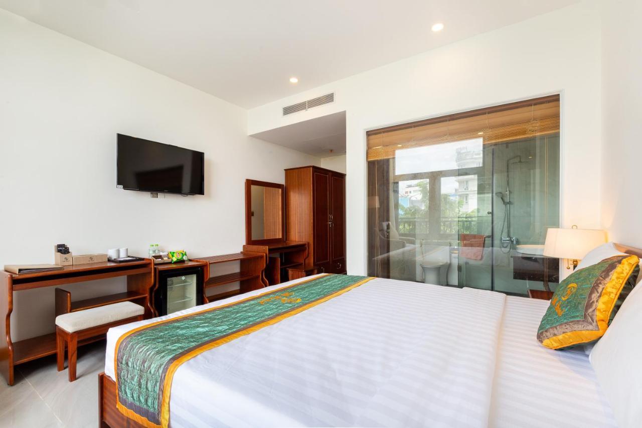 Silk Hong Ha Airport Hotel Хошимин Екстериор снимка