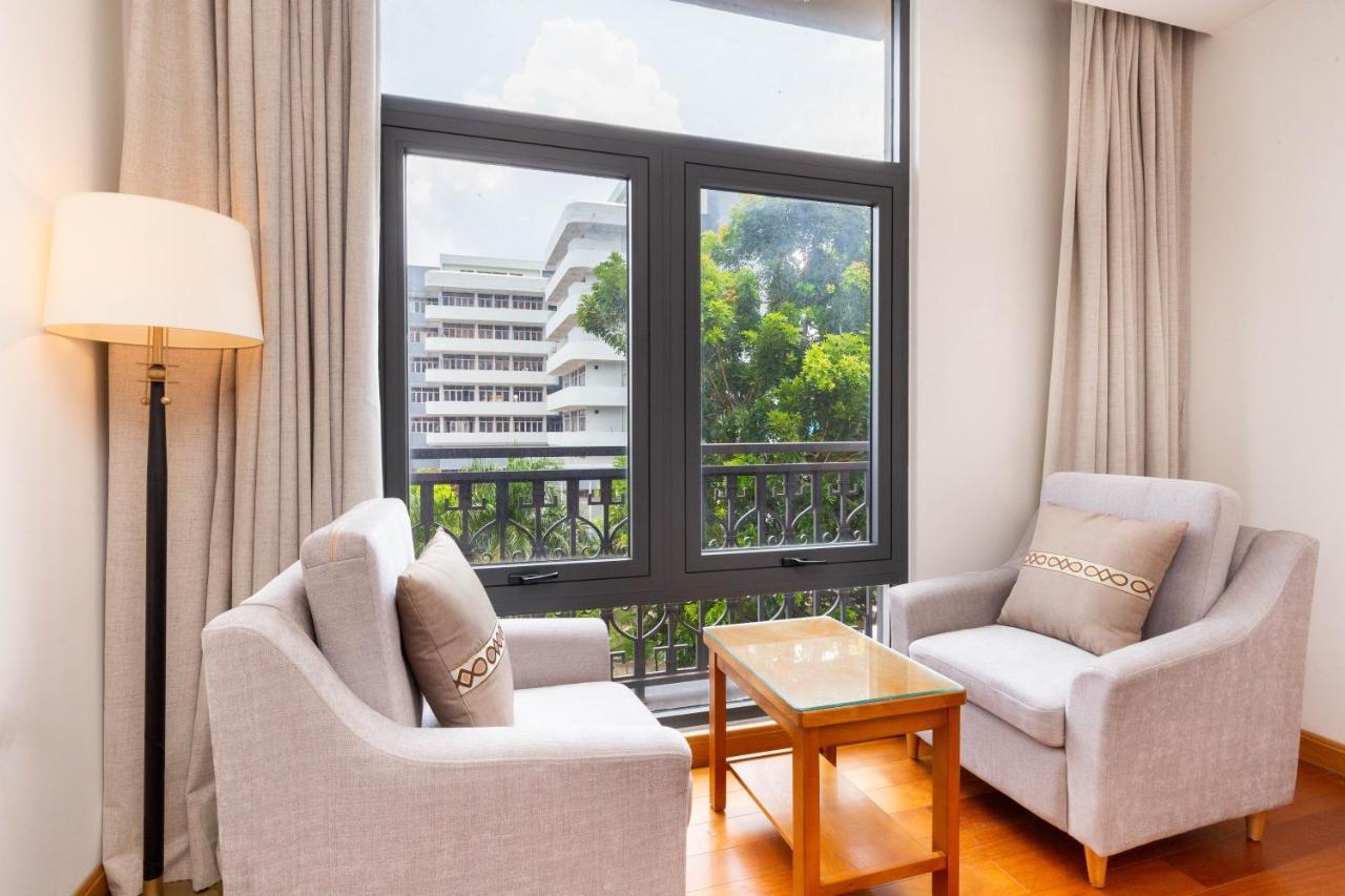 Silk Hong Ha Airport Hotel Хошимин Екстериор снимка
