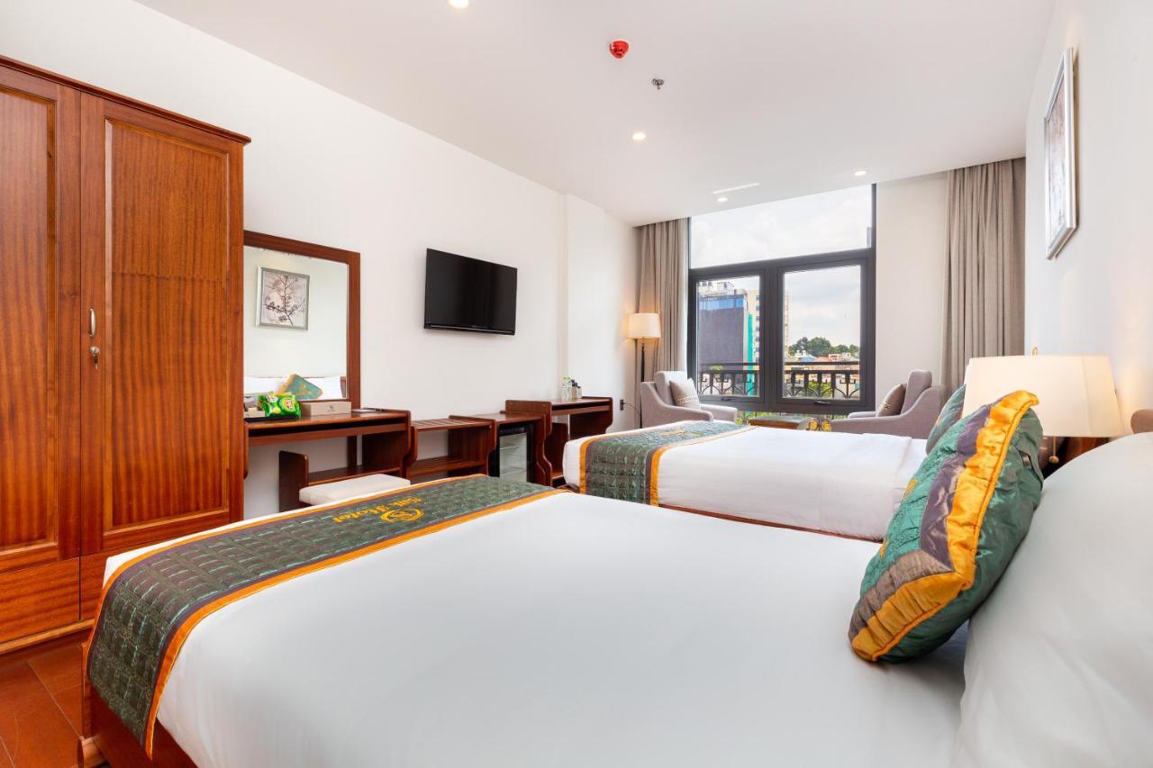 Silk Hong Ha Airport Hotel Хошимин Екстериор снимка