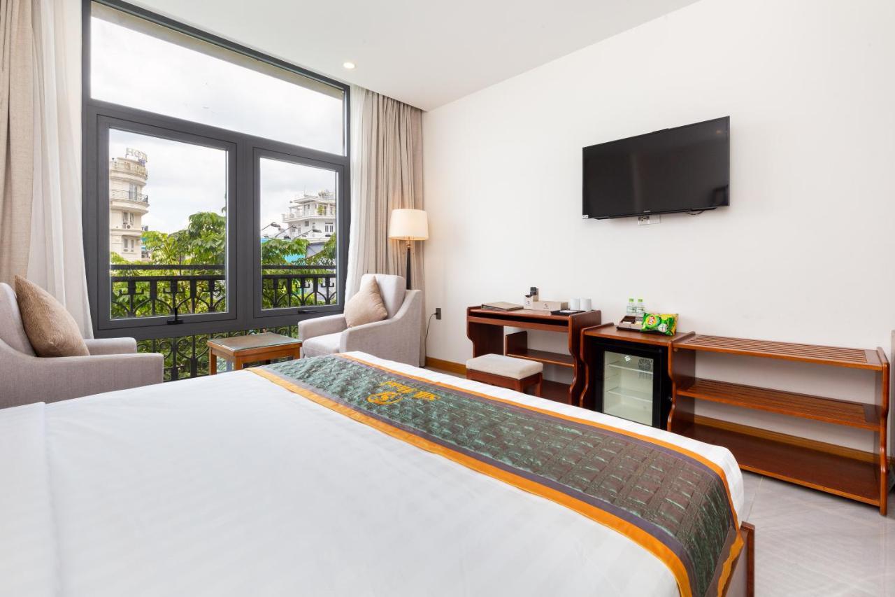 Silk Hong Ha Airport Hotel Хошимин Екстериор снимка