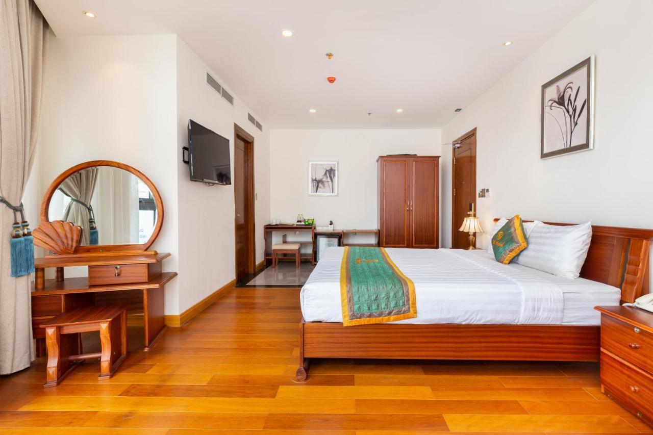 Silk Hong Ha Airport Hotel Хошимин Екстериор снимка