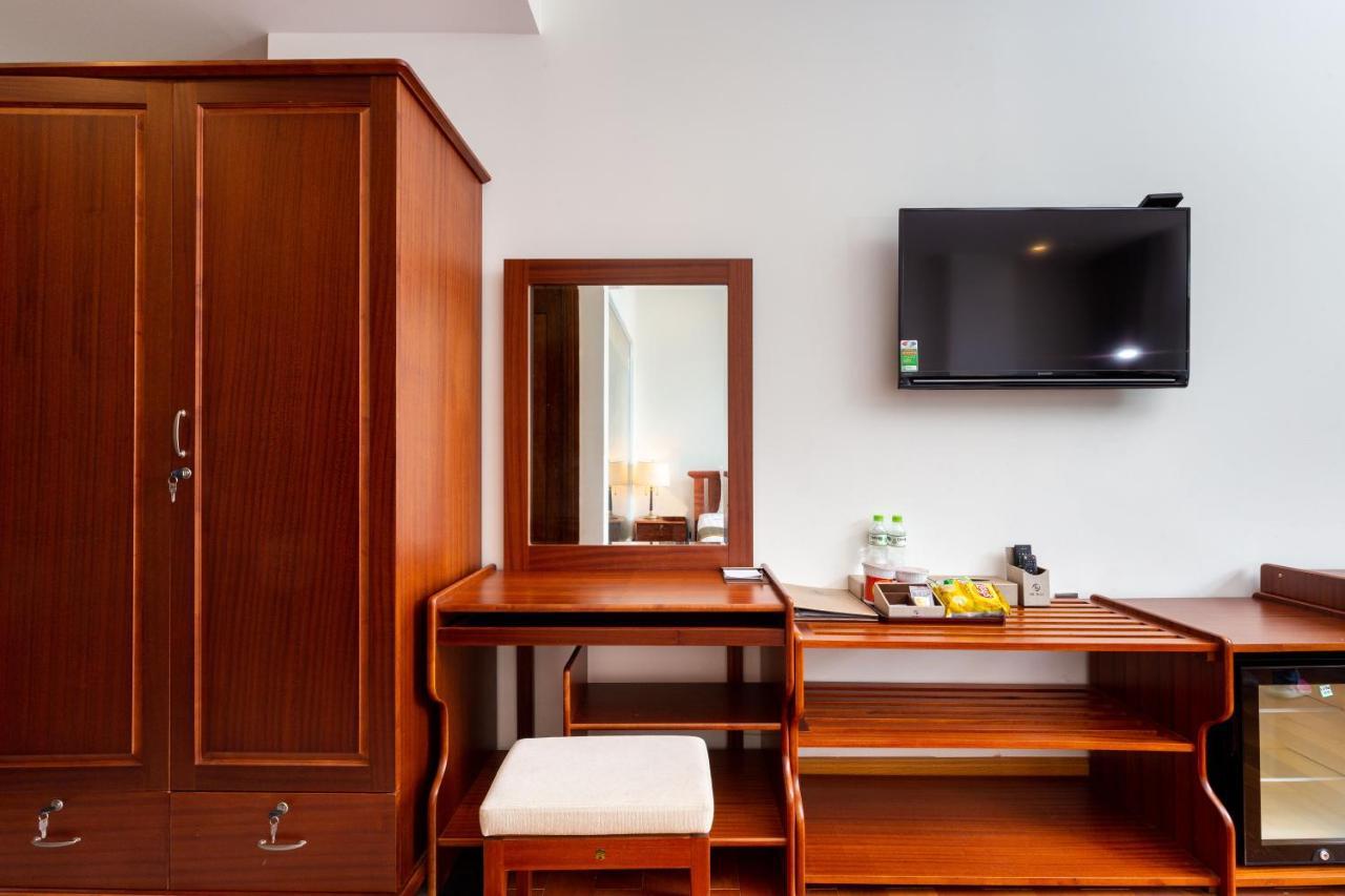 Silk Hong Ha Airport Hotel Хошимин Екстериор снимка