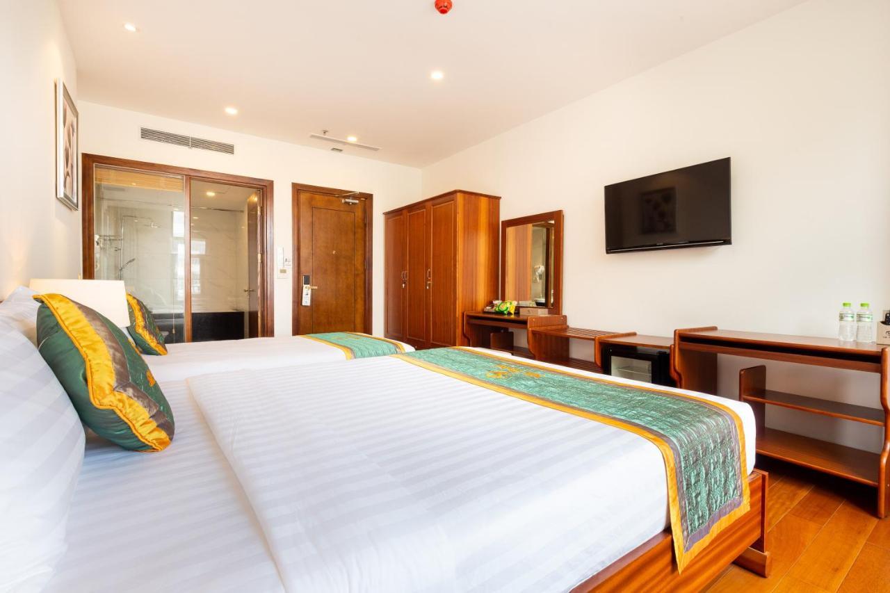 Silk Hong Ha Airport Hotel Хошимин Екстериор снимка