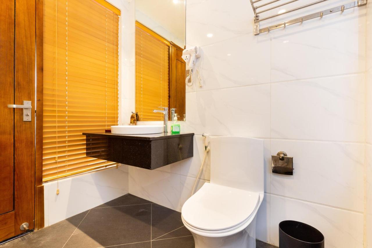 Silk Hong Ha Airport Hotel Хошимин Екстериор снимка