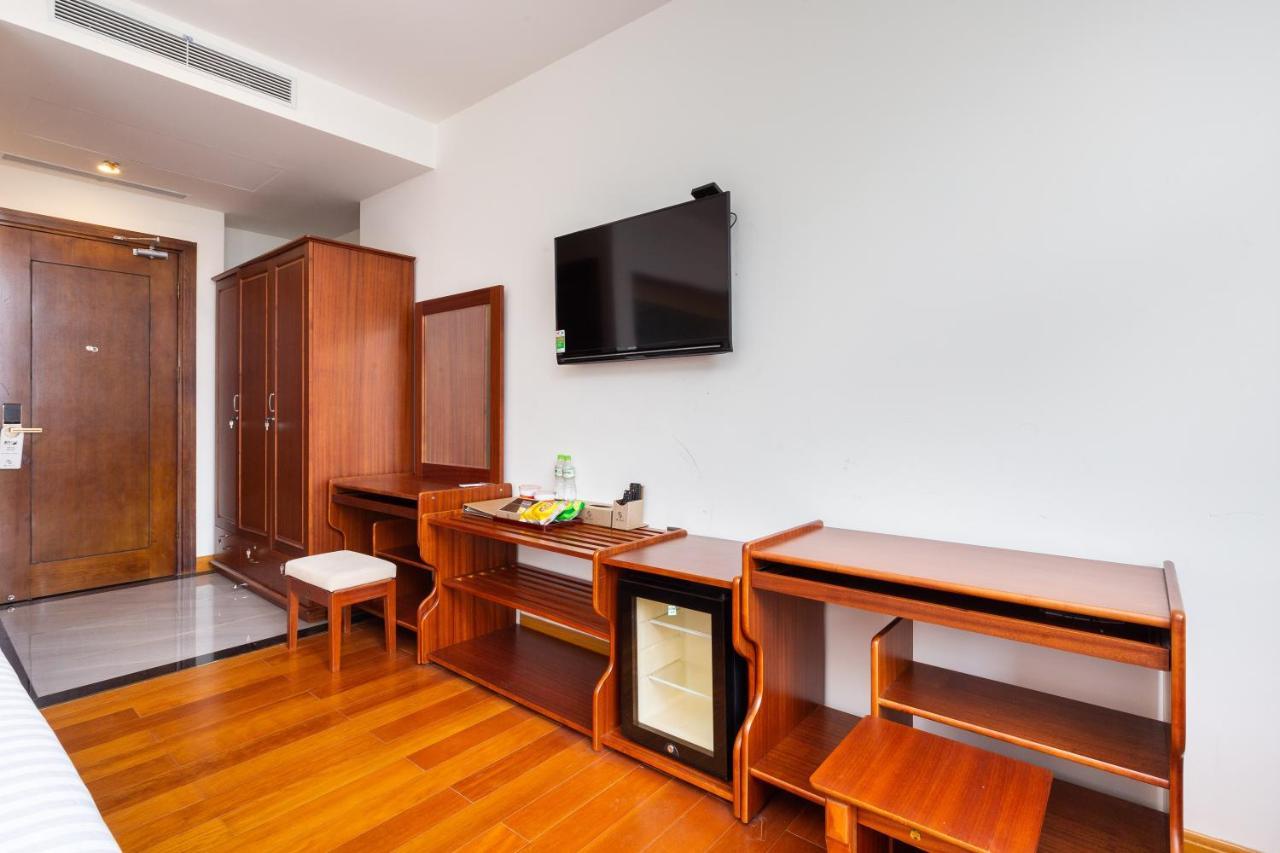 Silk Hong Ha Airport Hotel Хошимин Екстериор снимка